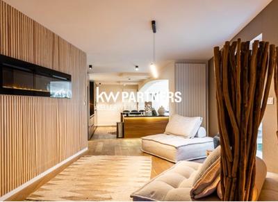 Propriété - 700 m² - 8 pièces