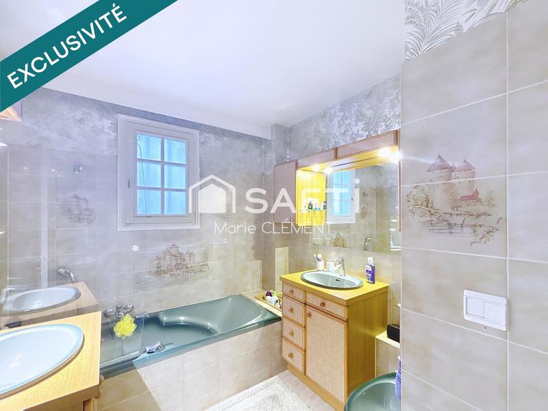 Maison - 209 m² - 7 pièces