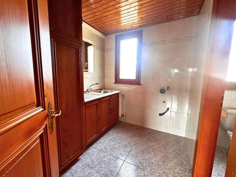 Maison - 240 m² - 8 pièces