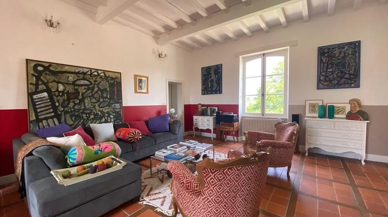 Maison - 560 m² - 13 pièces