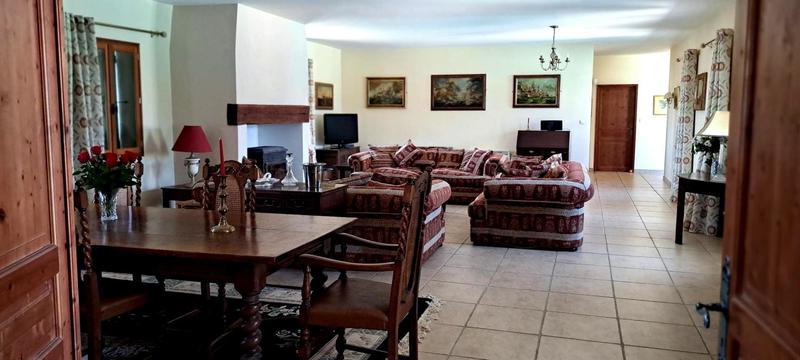 Maison - 400 m² - 8 pièces