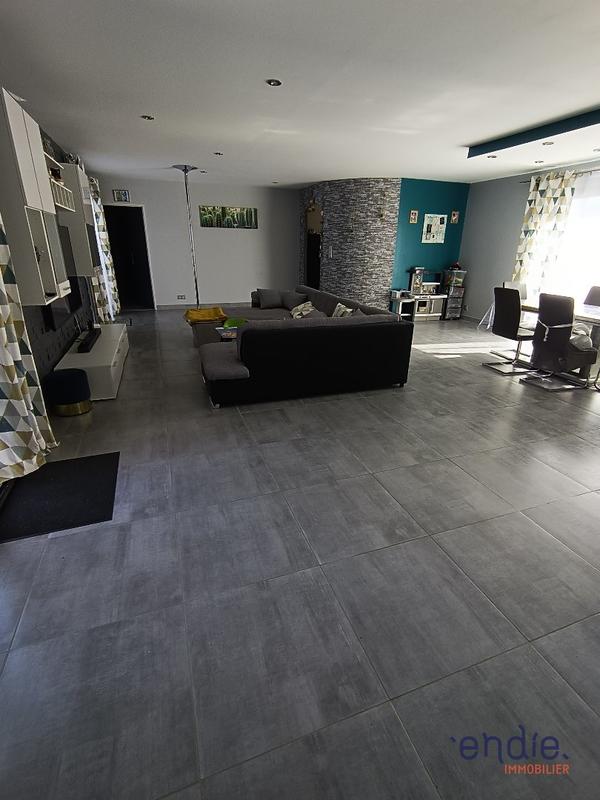 Maison - 206 m² - 8 pièces