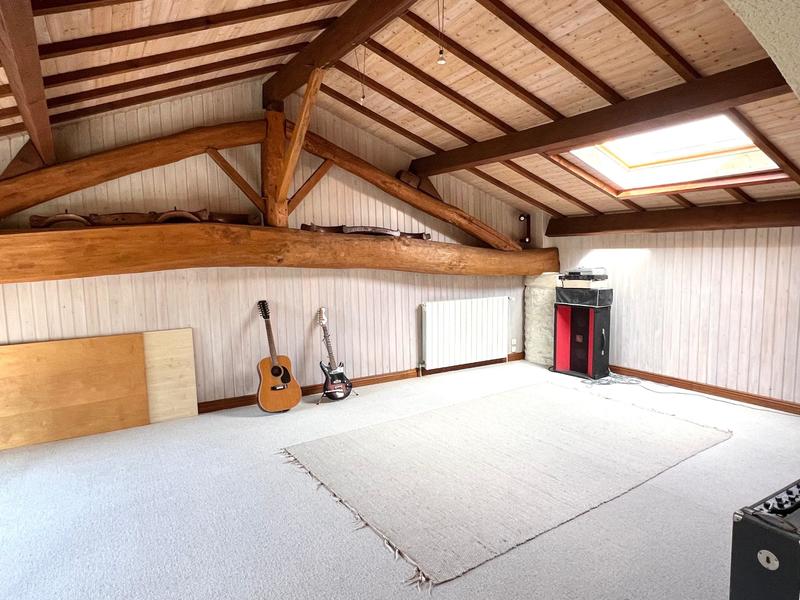 Maison - 250 m² - 7 pièces