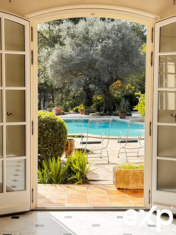 Maison - 195 m² - 8 pièces