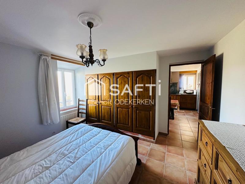 Maison - 280 m² - 12 pièces