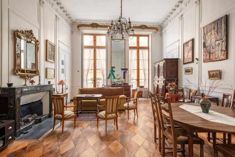 Appartement - 163 m² - 6 pièces