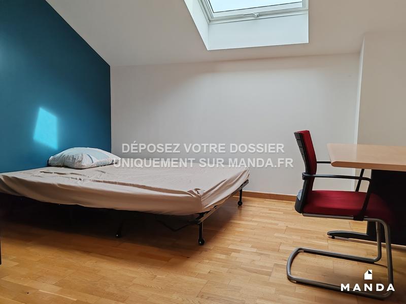 Chambre - 11 m² - 5 pièces