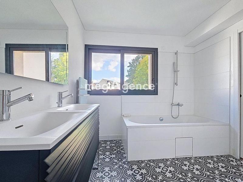 Maison - 108 m² - 5 pièces