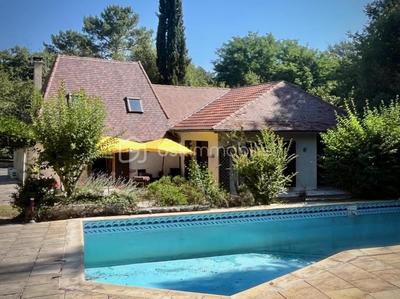 Demeure - 192 m² - 9 pièces