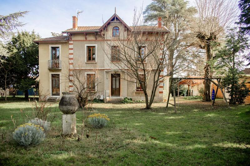 Pavillon - 150 m² - 7 pièces