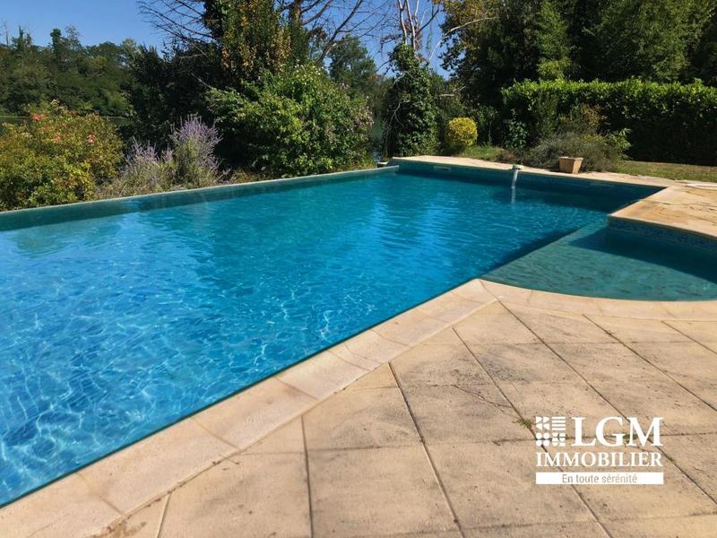 Maison - 206 m² - 7 pièces