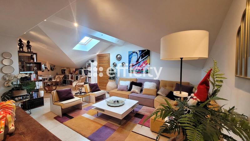 Appartement - 200 m² - 7 pièces