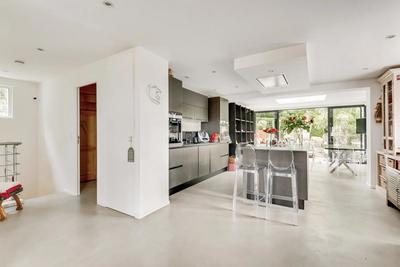 Maison - 236 m² - 6 pièces