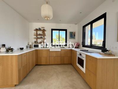 Maison - 104 m² - 4 pièces