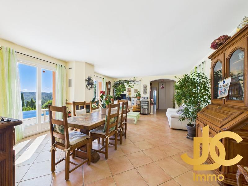 Maison - 129 m² - 5 pièces