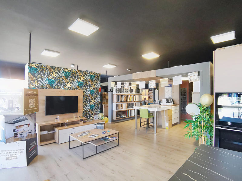 Local commercial - 1 410 m²