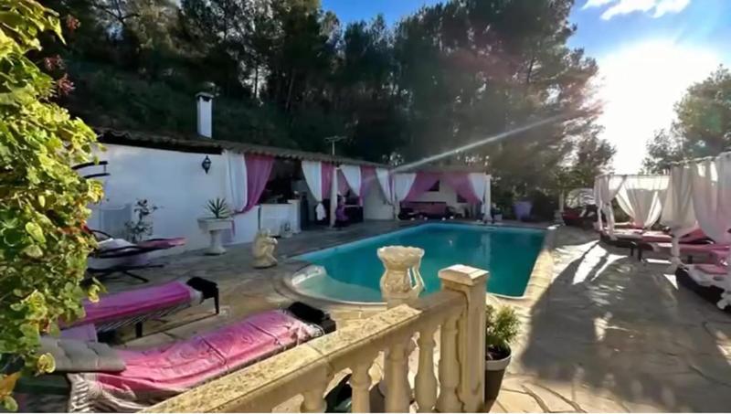 Villa - 169 m² - 6 pièces