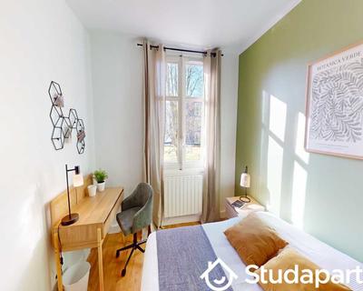 Chambre - 140 m² - 1 pièce