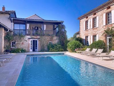 Maison ancienne - 532 m² - 11 pièces