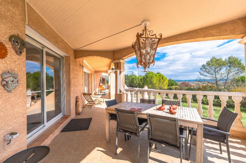 Maison - 200 m² - 6 pièces