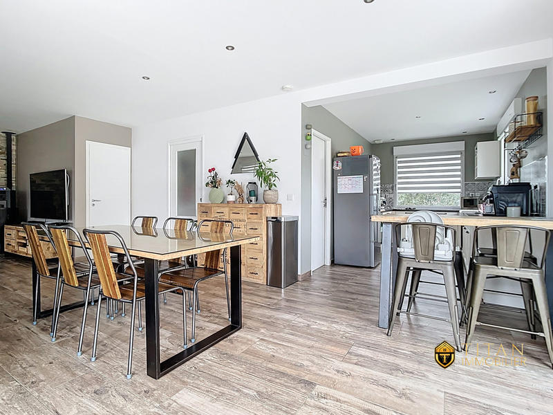 Maison - 101 m² - 5 pièces