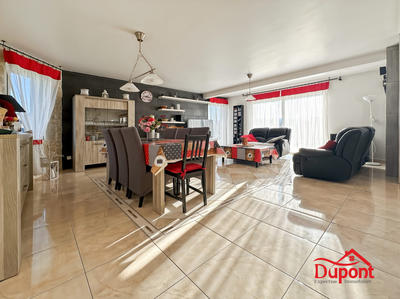 Maison - 210 m² - 9 pièces