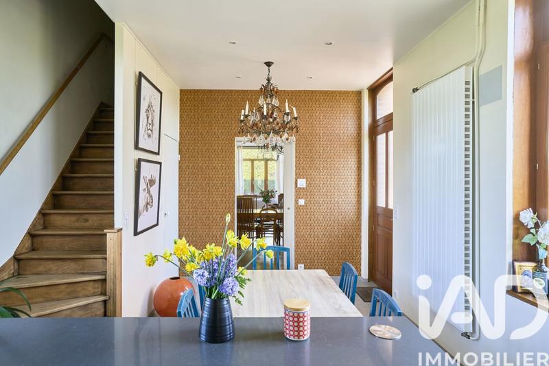 Maison - 220 m² - 8 pièces