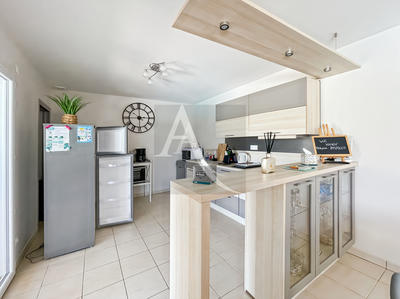 Maison - 240 m² - 12 pièces