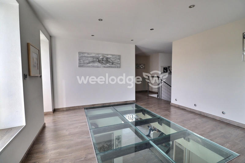 Maison - 200 m² - 5 pièces