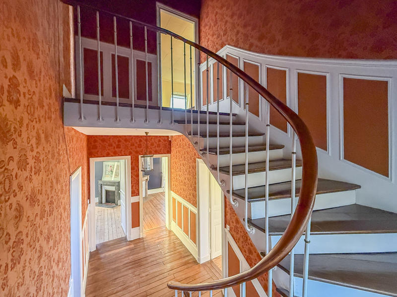 Maison - 198 m² - 7 pièces