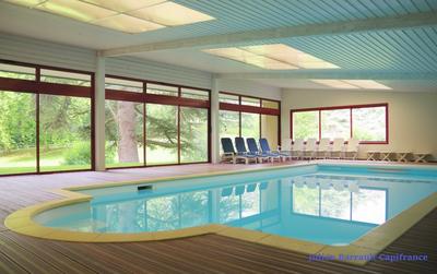 Château - 1 098 m² - 22 pièces