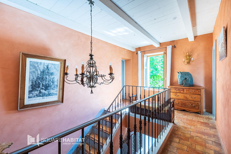 Maison - 254 m² - 8 pièces