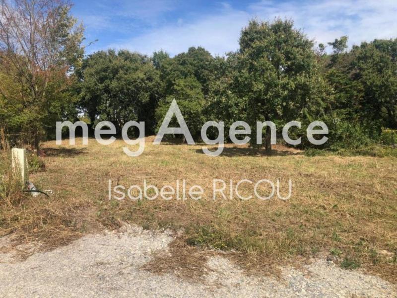 Terrain constructible - 718 m²
