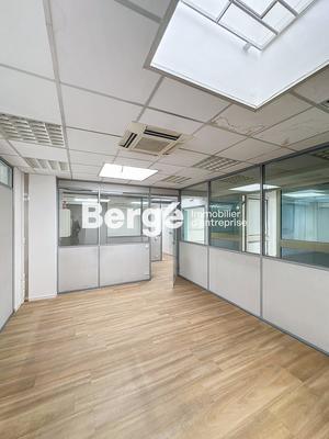 Bureau - 284 m²