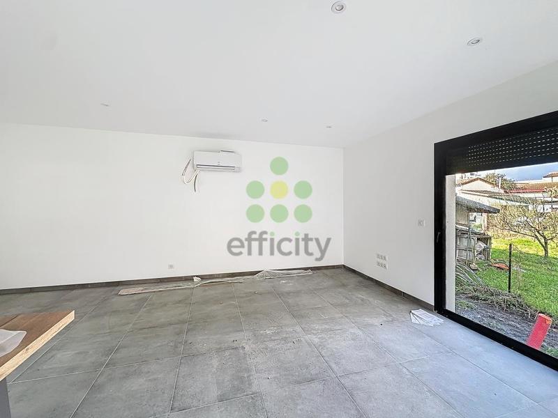 Maison - 105 m² - 4 pièces