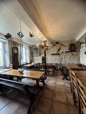 Propriété - 410 m² - 10 pièces