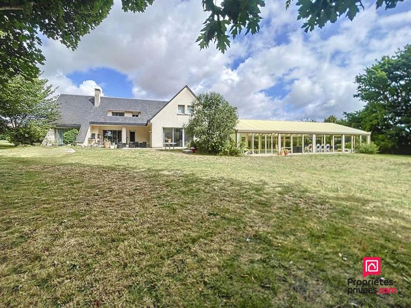 Maison - 280 m² - 10 pièces