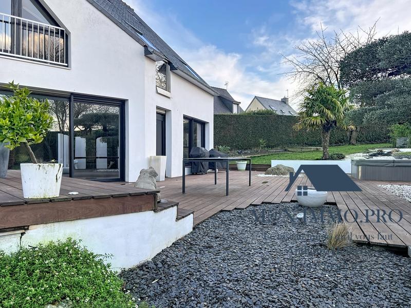 Maison contemporaine - 207 m² - 7 pièces