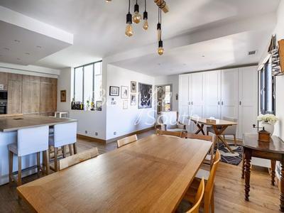 Villa - 302 m² - 10 pièces