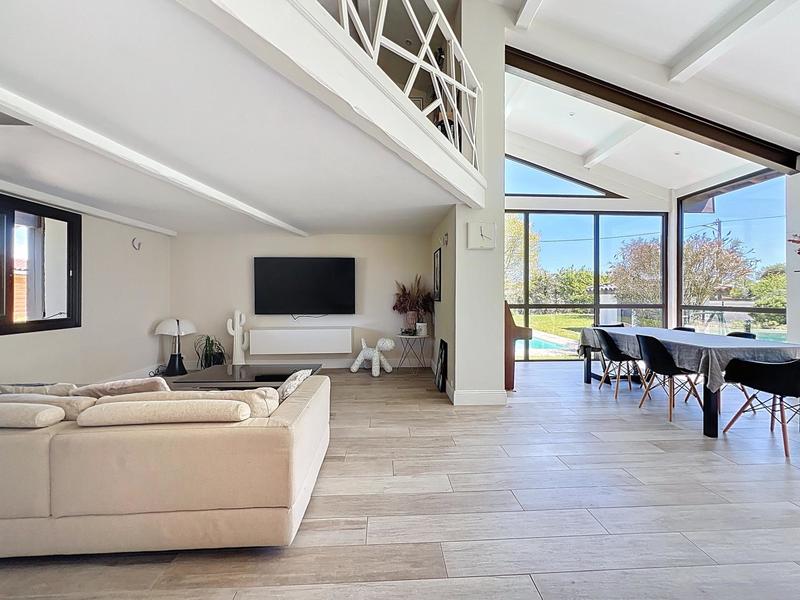 Maison - 175 m² - 6 pièces