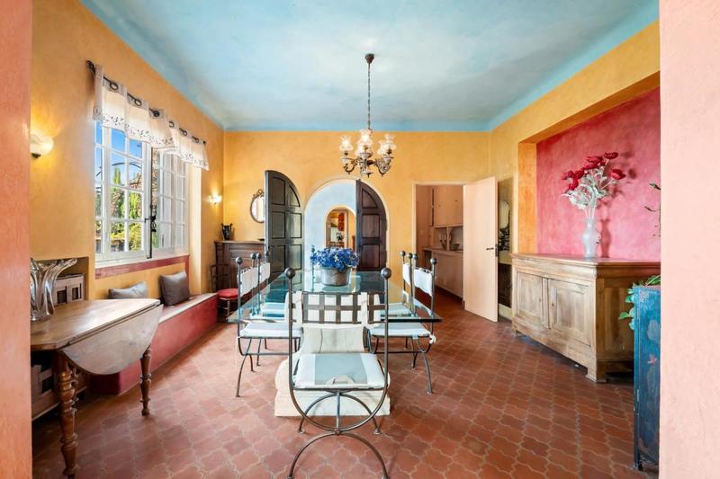 Maison - 322 m² - 10 pièces