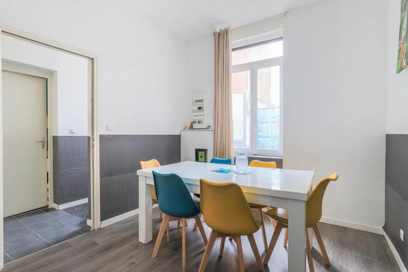 Maison - 98 m² - 8 pièces