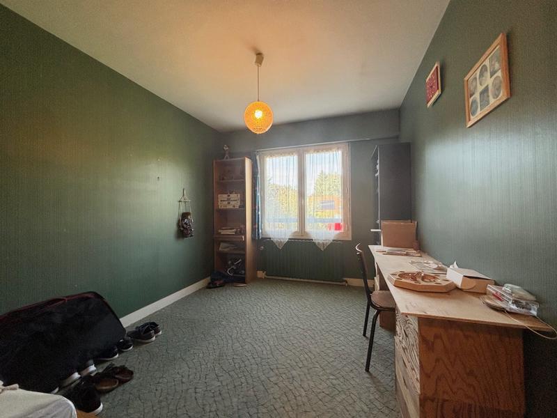 Maison traditionnelle - 185 m² - 10 pièces