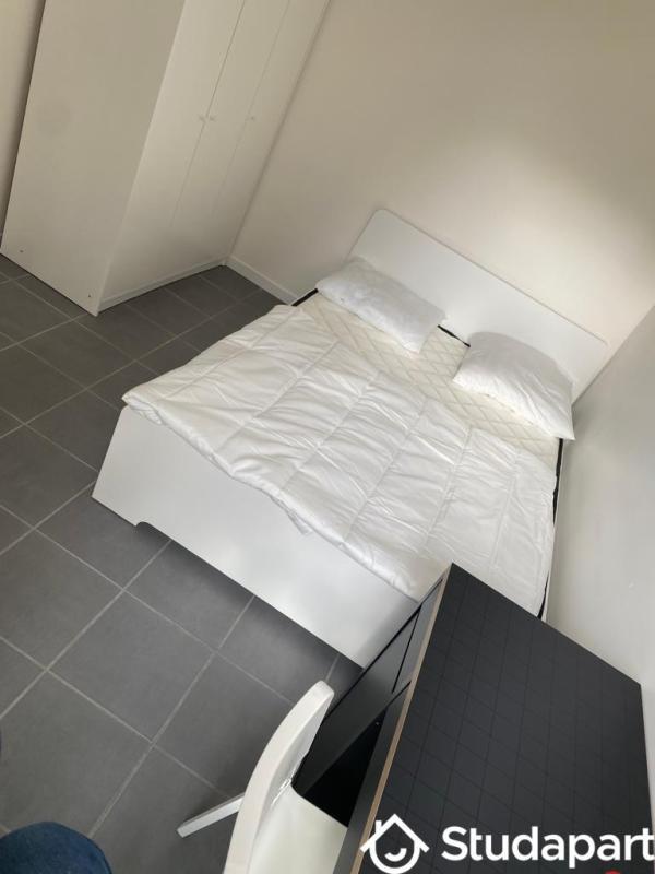 Chambre - 12 m² - 1 pièce