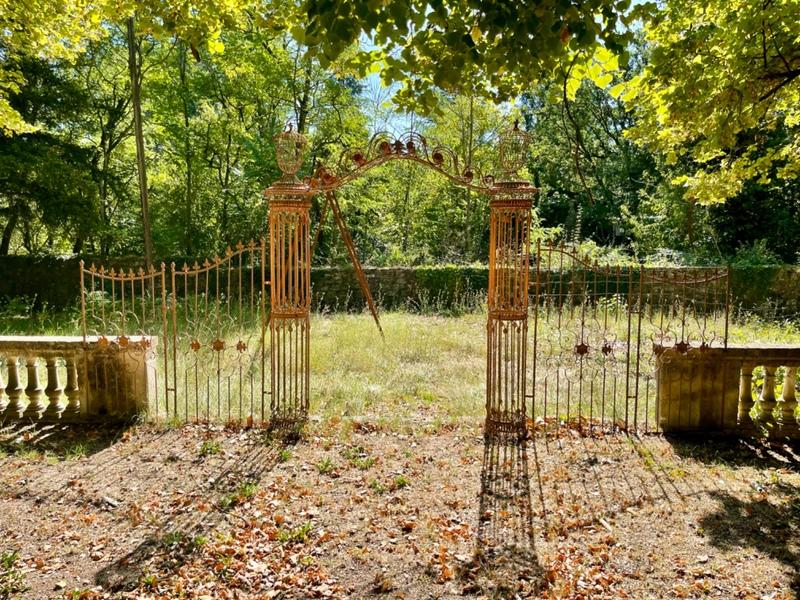 Maison de maîtres - 350 m² - 11 pièces