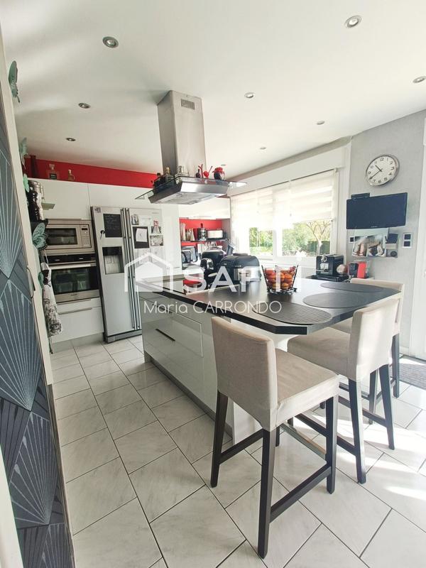 Maison - 111 m² - 6 pièces