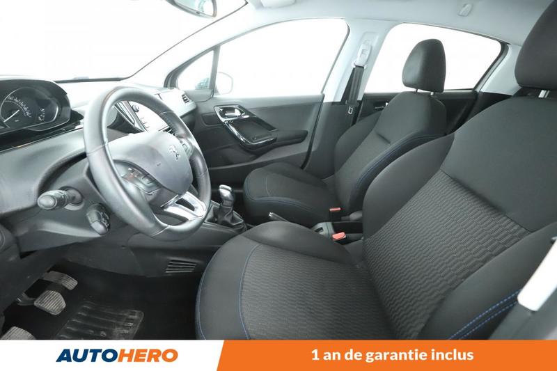 Peugeot 208 1.2 PureTech Signature 5p 82 ch