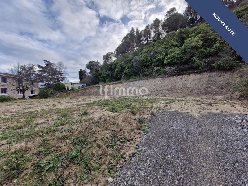 Terrain - 1 078 m²