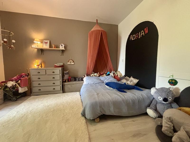 Maison - 250 m² - 8 pièces