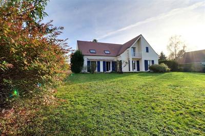 Maison - 230 m² - 9 pièces